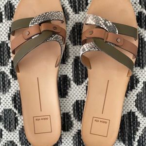 Dolce Vita sandals in women’s size 10–very pretty earthy tones.